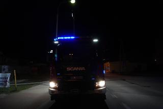 Pożar przy ul. Dąbrowskiego w Białymstoku. Strażacy gaszą budynek w centrum miasta