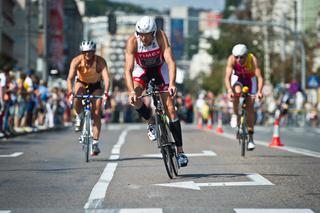 Ironman w Gdyni [ZDJĘCIA, WIDEO]: Mordercza pogoda dała się we znaki triathlonistom. Jak będzie jutro?
