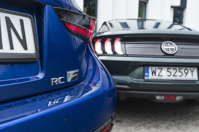 Lexus RC F Carbon 5.0 V8 vs. Ford Mustang Bullitt 5.0 V8