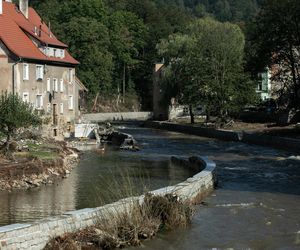 Sprzątanie po powodzi w miejscowości Lądek-Zdrój