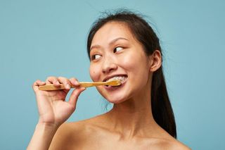 Wakacyjna kosmetyczka. 5 kosmetyków idealnych na podróż