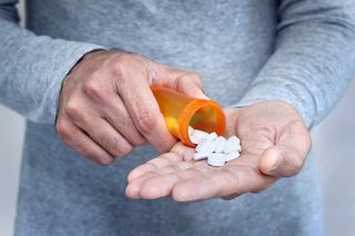 Omeprazol - działanie, wskazania, przeciwwskazania, interakcje z innymi lekami
