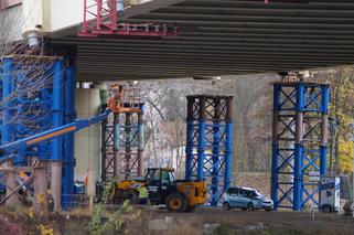 Trwa naprawa Mostu Uniwersyteckiego. Sprawdzamy, jak przebiegają prace [ZDJĘCIA]