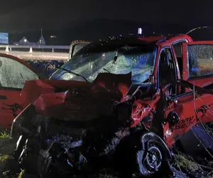 Zjechała na przeciwny pas ruchu i doprowadziła do czołowego zderzenia. 39-latka nie miała prawa jazdy