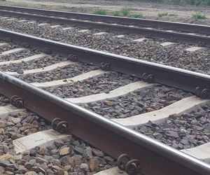 Tragedia w Lesznie. Pod kołami pociągu zginął mężczyzna