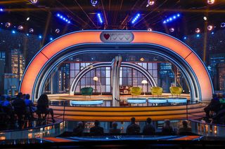 Randka w ciemno. Fenomen miłości zza parawanu