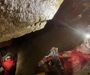 Akcja ratunkowa w Jaskini Salmopolskiej w Beskidach. Ratownicy walczyli o grotołaza przez 4 godziny