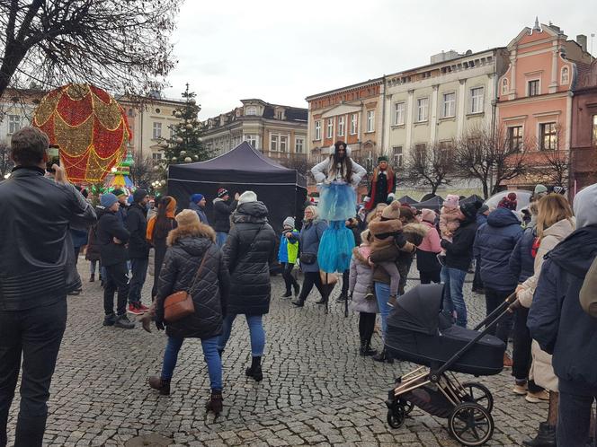 Ekstremalne Mikołajki z NGO w Lesznie przyciagnęły tłumy mieszkańców