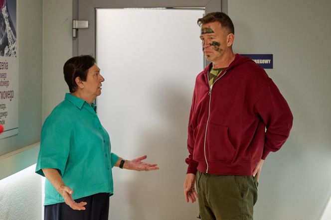 Na Wspólnej, odcinek 4064: Tragiczny finał wieczoru kawalerskiego Sokoła! Przez Wojtka i Włodka będzie walczył o życie - ZDJĘCIA