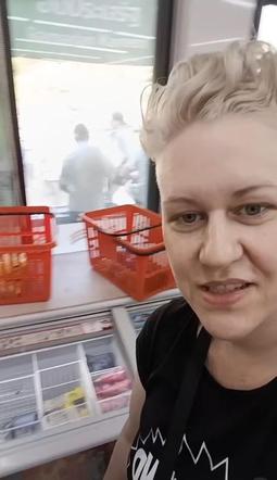 Pięcioraczki na zakupach w Tajlandii 
