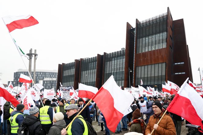 Setki rolników i członkowie "Solidarności" protestują w Gdańsku