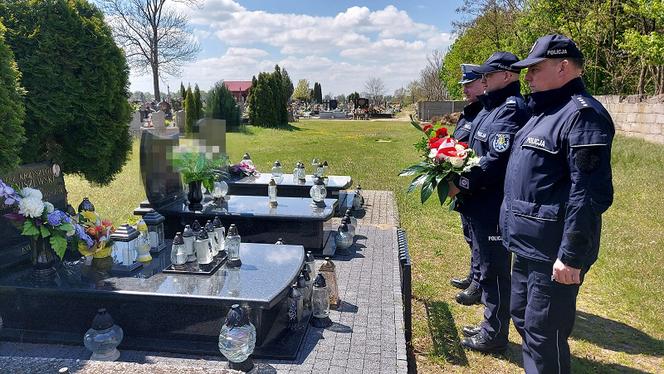 Ogromny huk rozerwał powietrze. Dwaj policjanci zginęli w zderzeniu radiowozów [ZDJĘCIA]