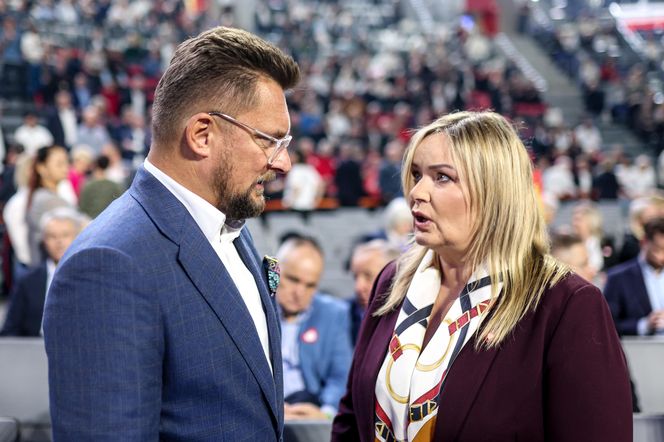 Konwencja KO w Gliwicach. Tusk, Trzaskowski, Protest związkowców i sprzedaż flag Polski i UE