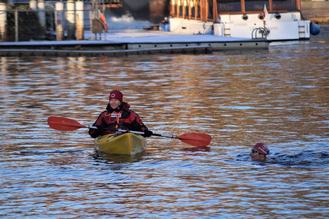 Wskoczyli do lodowatej Brdy! Za nami zawody FOCUS Ice Swimming Bydgoszcz Festival 2024