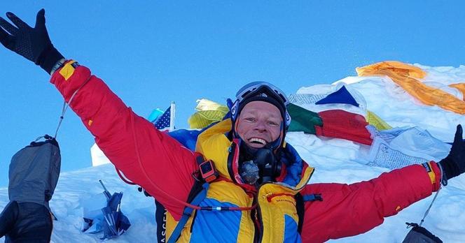 Szymon Jaskuła wspina się na Mount Everest