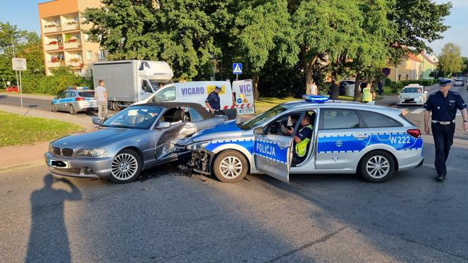 Szaleńczy pościg ulicami Koszalina. BMW staranowało radiowozy