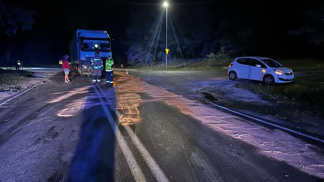 Groźny wypadek w Makowiskach pod Bydgoszczą! Jedna osoba poszkodowana [ZDJĘCIA]