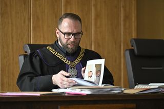 Sprawa pobicia ojca Viki Gabor trafiła do sądu. Uczestnik bójki na ulicy przekonuje, że musiał użyć gazu, bo się wystraszył 