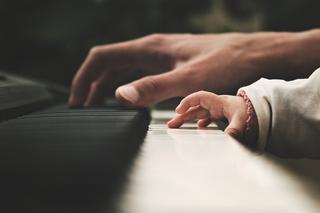 Dlaczego brać dzieci na koncerty? Są na to badania