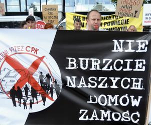 Rolnicy w stolicy przeciwko CPK. Protest przy dworcu zachodnim przed siedzibą spółki