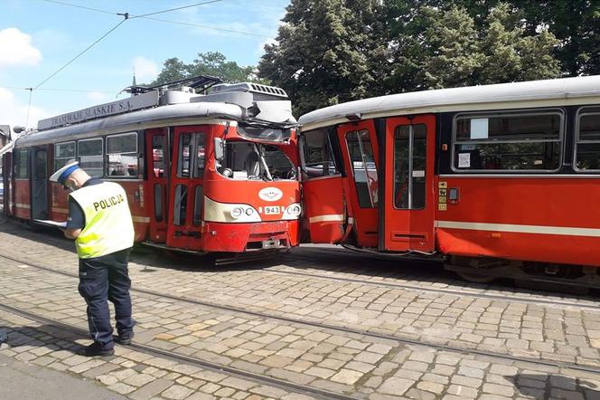 Zderzenie dwóch tramwajów w Mysłowicach. Co najmniej dwie osoby zostały ranne