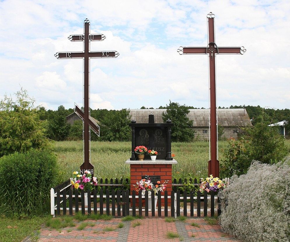 Krzyże ekumeniczne we wsi Olendry