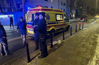 Odurzony 24-latek rzucał się pod jadące auta. Koszmarny początek weekendu w Warszawie