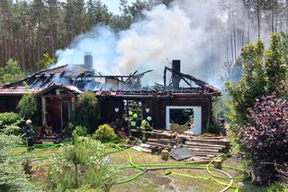 Pożar domu w Suchej pod Tucholą. Z budynku nic nie zostało [ZDJĘCIA]