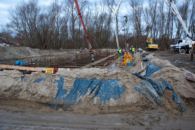 20100302_32_prace_przy_podporze_30.jpg