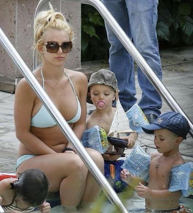 Britney Spears z synami - stare zdjęcie