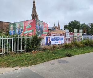 Łódź tonie w plakatach wyborczych. Kto jest odpowiedzialny za ich późniejsze usunięcie?