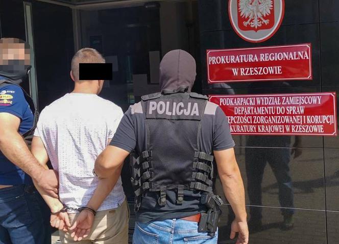 Wyłudzali leasingi na luksusowe auta, które przepadały na Ukrainie
