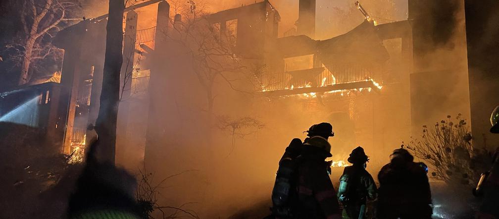 Gubernator stracił dom przed świętami