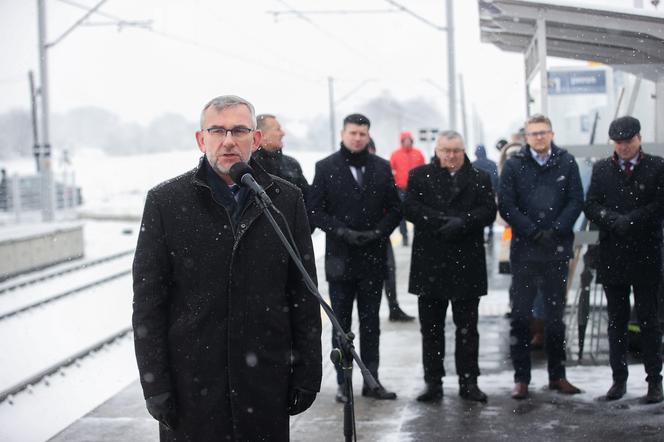 Minister Andrzej Adamczyk otworzył przystanek kolejowy w Zatorze