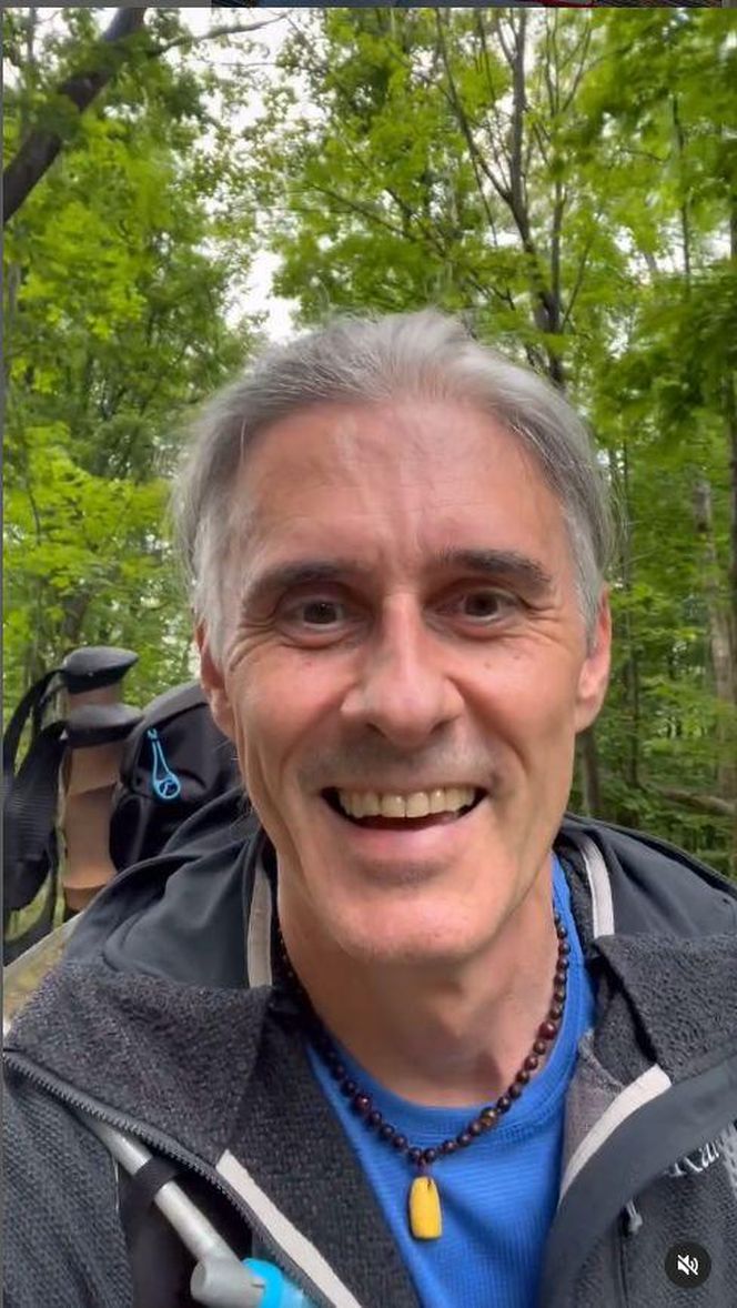 Zniknął po cichym rozwodzie z Chylińską. Tak dziś wygląda były mąż gwiazdy - Kris Krysiak