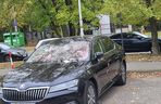 Zdewastowane auta na parkingu w Warszawie
