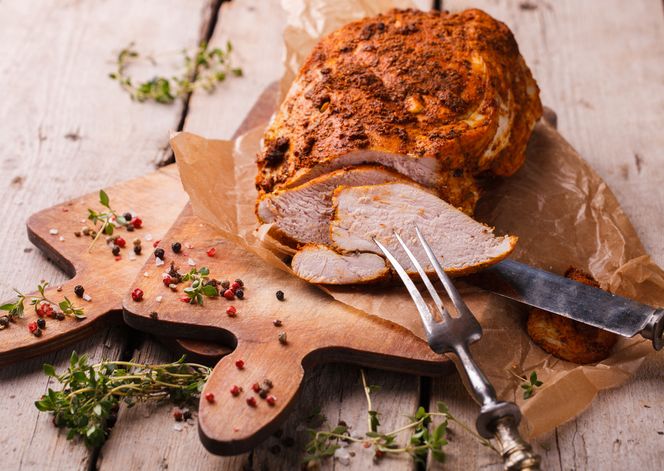 Pastrami z piersi kurczaka: najlepsza domowa wędlina