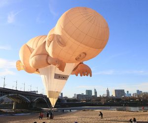 Wielki balon w kształcie dziecka. To jedyne w swoim rodzaju widowisko