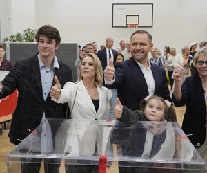 Karol Nawrocki z rodziną. Jego córka skradła show na wieczorze wyborczym