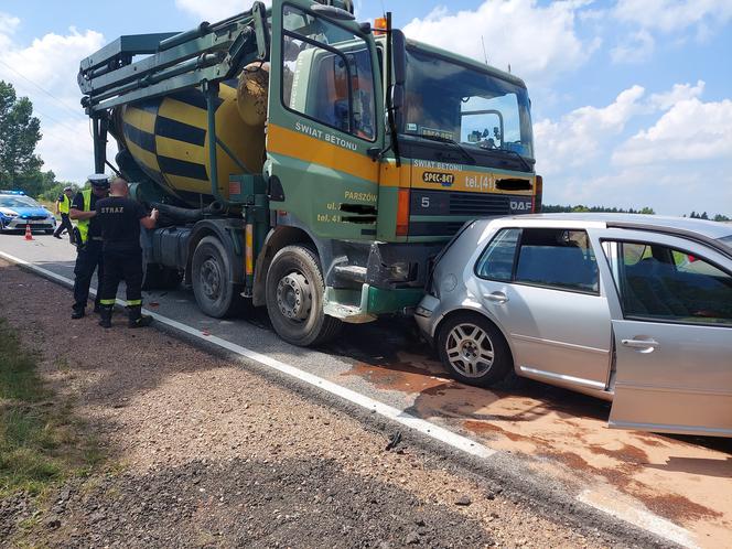 Efekt domina! 5 aut zderzyło się w Wąchocku, są poszkodowani 