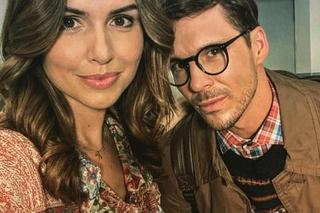 	Na dobre i na złe na planie. Hania Sikorka (Marta Żmuda Trzebiatowska), Miłosz (Mikołaj Roznerski)