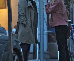 Andrzej Chyra smyra i całuje