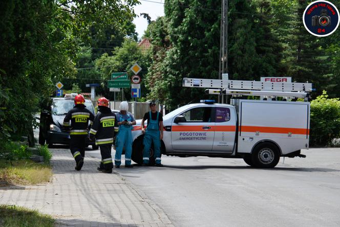 Betonowy słup wisiał nad ulicą