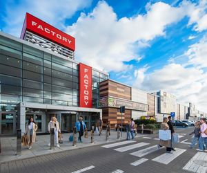 18 lat outletowych zakupów w FACTORY Poznań,  czyli giganci mody do 70% taniej