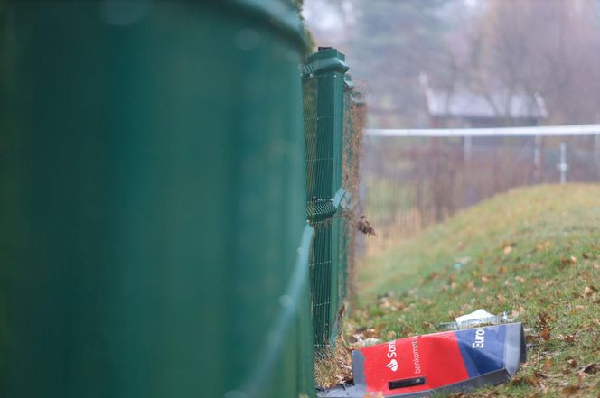 Huk, chaos i... pusta kasa! Złodzieje wysadzili bankomat i uciekli bez łupu!