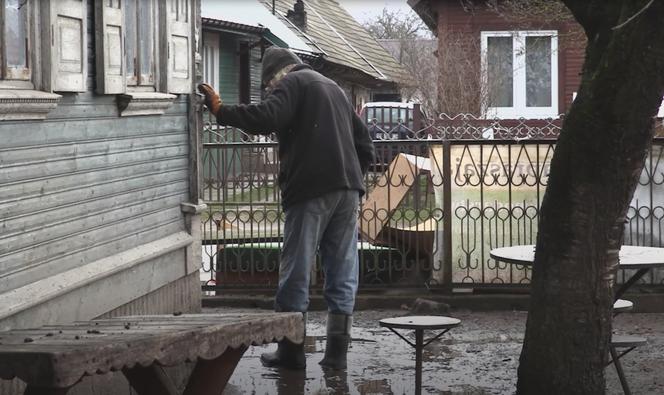 Rolnicy. Podlasie. Straszne błoto u Gienka i Andrzeja z Plutycz. Ujawniamy prawdę o tym, co tam się dzieje