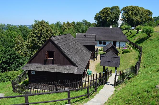 To jedno z najbardziej urokliwych jezior w Małopolsce. Zachwycają się nim turyści z całej Polski