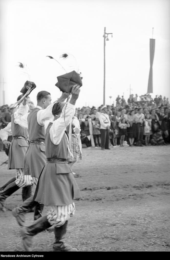 Tak kiedyś bawili się wrocławianie! Zobacz archiwalne zdjęcia [GALERIA]