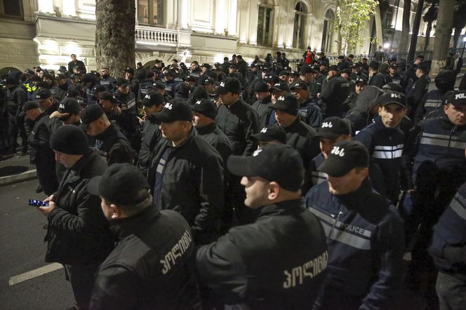 Wielkie protesty w Gruzji. Tłum wygwizdał Orbana 