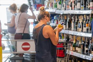 Tak Beata Kozidrak kupuje alkohol